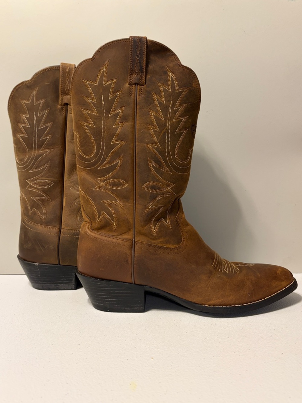 Women Ariat  Brown Leather Western Boots size 9B